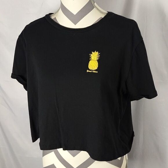 Good Vibes Pineapple Cropped Tee - Picture 1 of 7